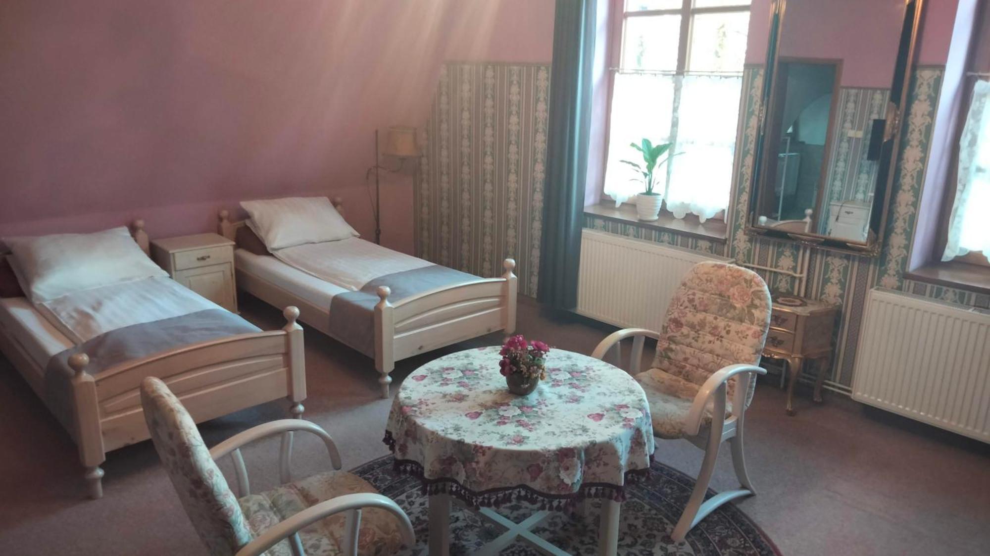 Dworek Pod Herbem Gądkowice Extérieur photo