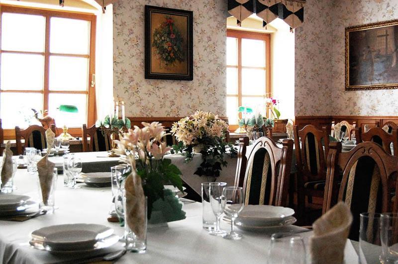 Dworek Pod Herbem Gądkowice Extérieur photo