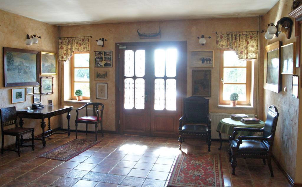 Dworek Pod Herbem Gądkowice Extérieur photo