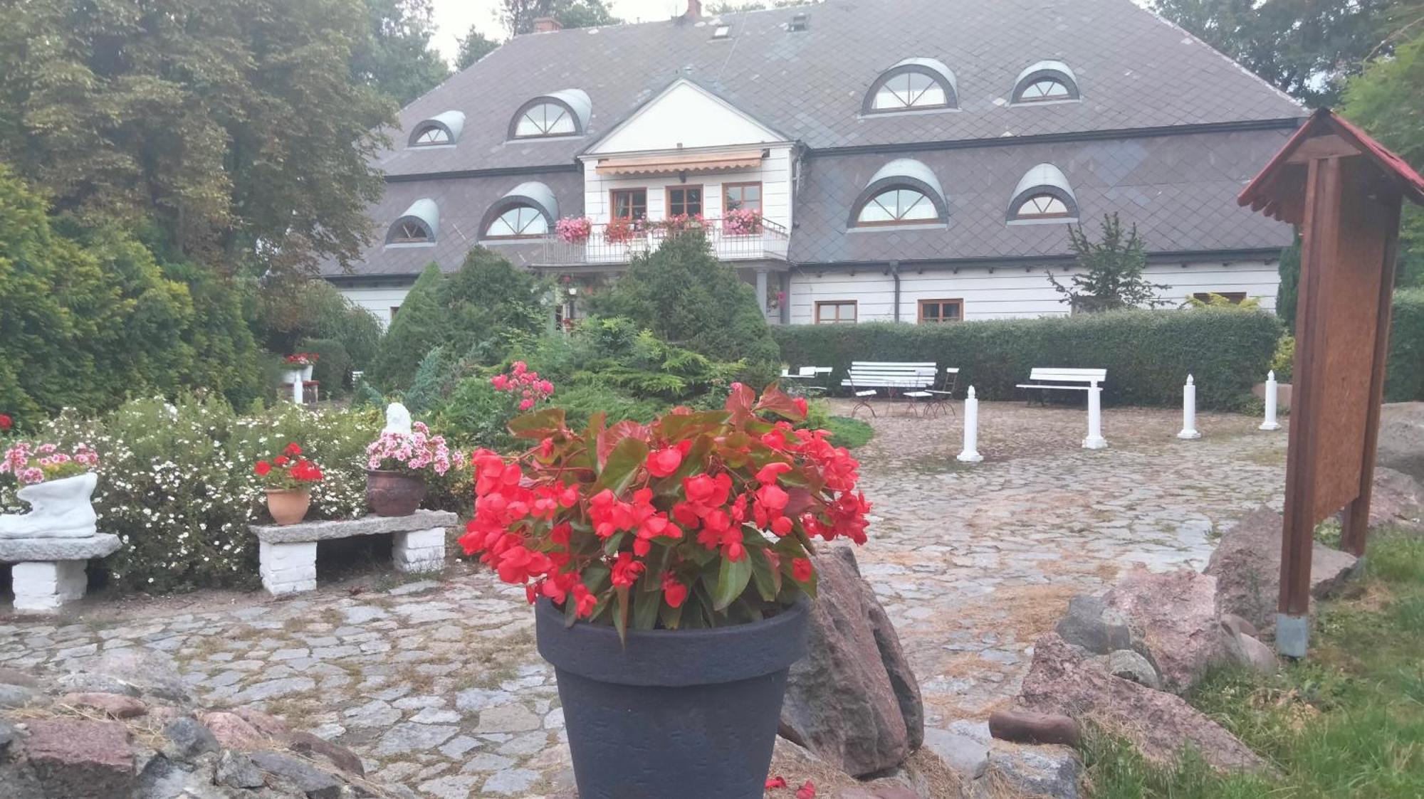 Dworek Pod Herbem Gądkowice Extérieur photo