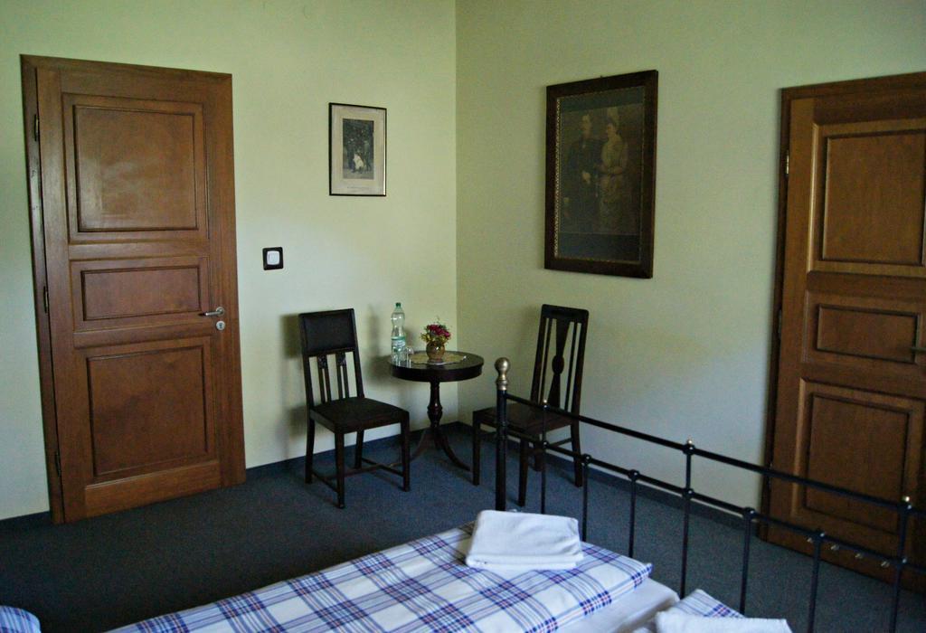 Dworek Pod Herbem Gądkowice Chambre photo