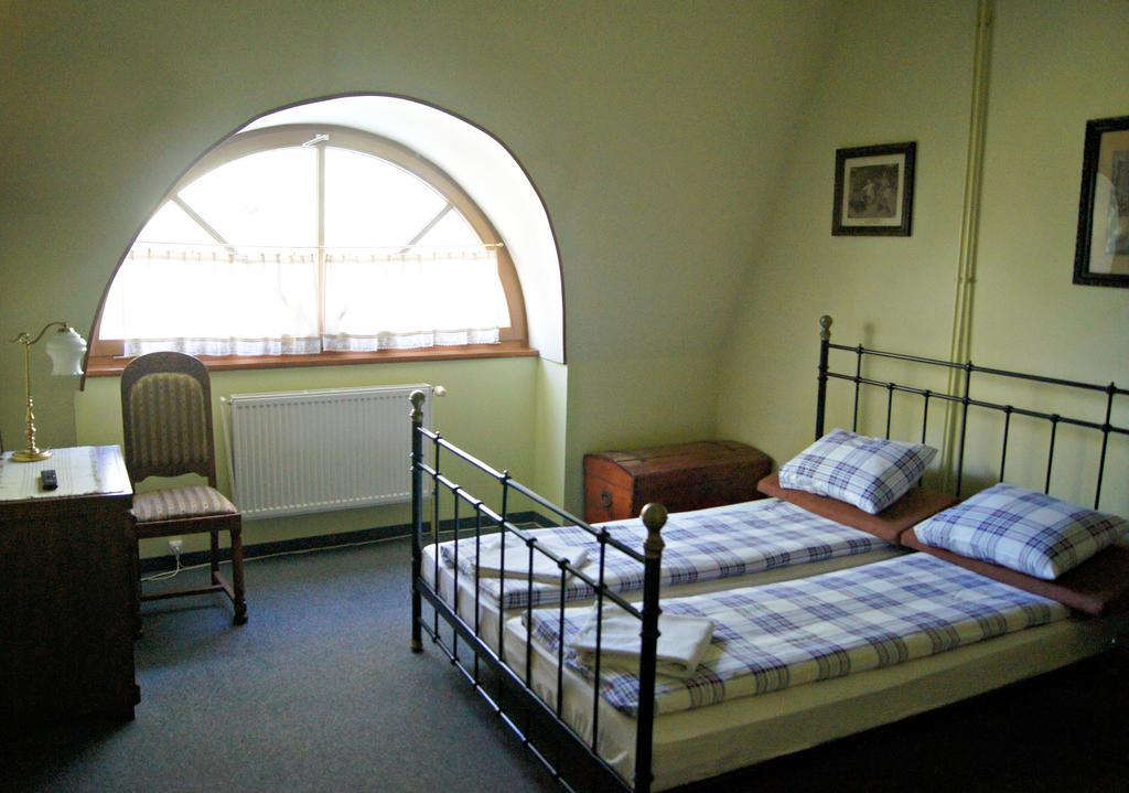 Dworek Pod Herbem Gądkowice Chambre photo