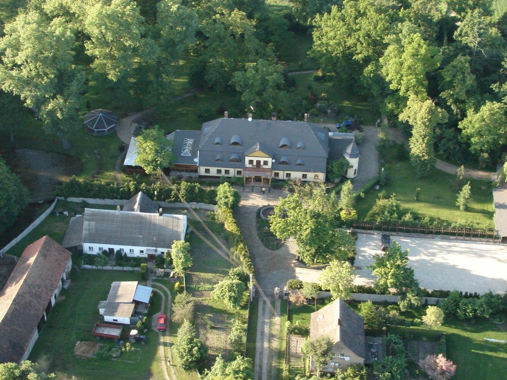 Dworek Pod Herbem Gądkowice Extérieur photo