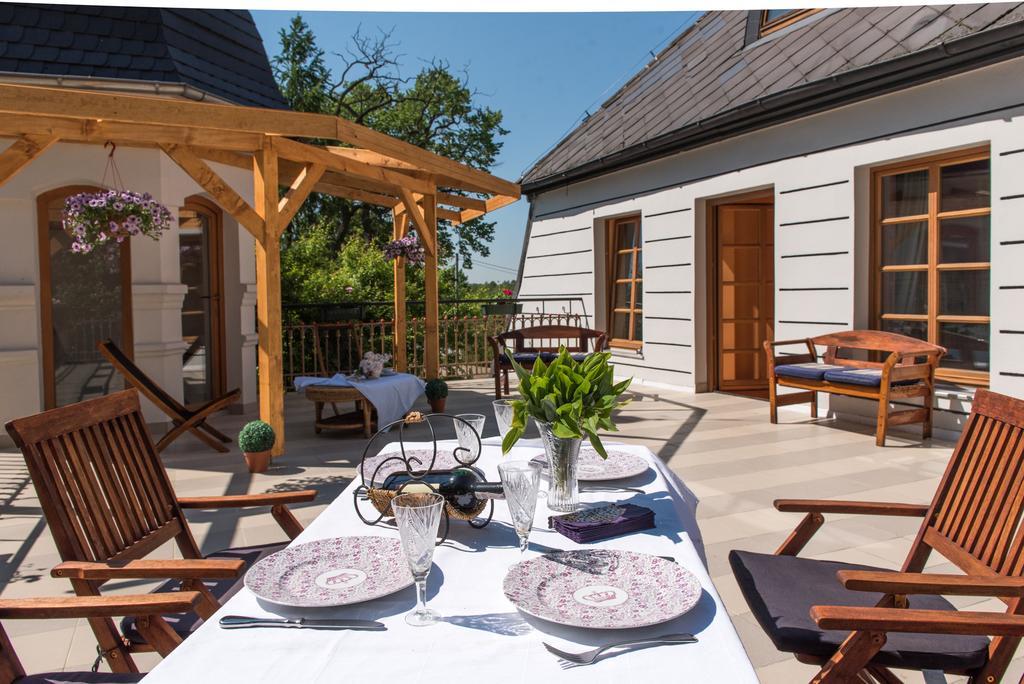 Dworek Pod Herbem Gądkowice Extérieur photo